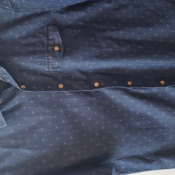 Forever 21 men's short sleeve shirt, large, blue cotton with small pattern - Picture 2 of 5